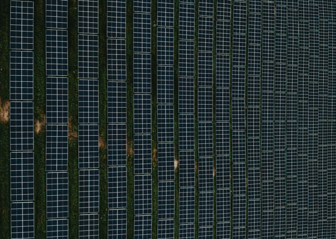China ha producido tantos paneles solares que ha hundido sus precios: ahora quiere apagar fábricas para salvar a su industria