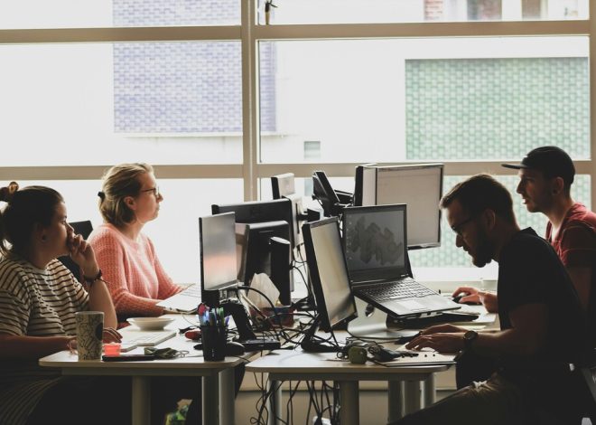 Tres estudios, tres futuros: el incierto impacto de la IA en el mercado laboral
